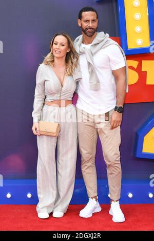 Katie Wright und Rio Ferdinand bei der Toy Story 4 Premiere im Odeon Luxe, Leicester Square, London. Bild Kredit sollte lesen: Doug Peters/EMPICS Stockfoto