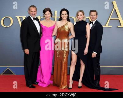 Hugh Bonneville, Elizabeth McGovern, Michelle Dockery, Laura Carmichael und Allen Leech bei der Weltpremiere von Downton Abbey, die am Cineworld Leicester Square in London stattfand. Stockfoto