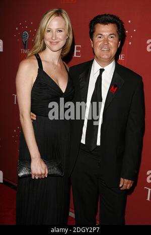 Simon Fuller und seine Freundin kamen am 8. Mai 2007 bei den 100 einflussreichsten Leuten der World Party des Time Magazine, dem Lincoln Center, New York City an. Stockfoto