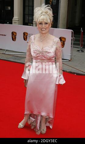 Barbara Windsor kommt zu den British Academy Television Awards, die am 20. Mai 2007 im Londoner Palladium im Zentrum von London stattfinden. Stockfoto