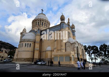 Algier, Algerien. Dezember 2020. Außenansicht der Kathedrale Notre Dame d'Afrique in Algier, wo der Trauerdienst des verstorbenen französisch-algerischen Erzbischofs Henri Teissier stattfindet. Teissier ist im Alter von 91 Jahren nach einem Schlaganfall in Lyon gestorben. Quelle: Farouk Batiche/dpa/Alamy Live News Stockfoto