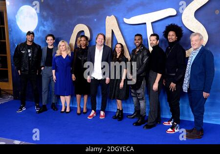 Larry Bourgeois (von links nach rechts), Laurie Davidson, Rebel Wilson, Jennifer Hudson, Tom Hooper, Francesca Hayward, Jason Derulo, Robbie Fairchild, Laurent Bourgeois und Sir Ian McKellen bei der Fotokalle Cats im Corinthia Hotel, London Stockfoto