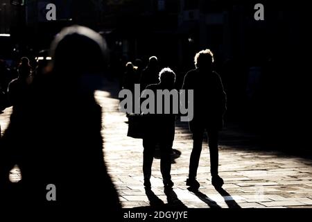 Shopper on a busy Northumberland Street in Newcastle City Centre, Wednesday, 2. December 2020. Stockfoto