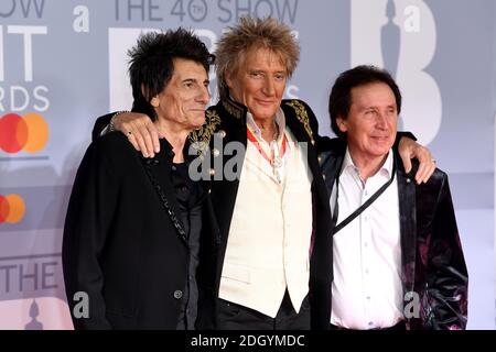 (Von links nach rechts) Ronnie Wood, Rod Stewart und Kenney Jones bei der Ankunft für die Brit Awards 2020 in der O2 Arena, London. Bildnachweis sollte lauten: Doug Peters/EMPICS Stockfoto