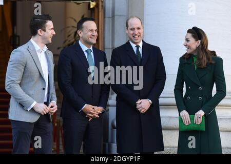 Der Herzog und die Herzogin von Cambridge treffen sich mit Leo Varadkar, Taoiseach von Irland, und seinem Partner Matt Barrett in den Regierungsgebäuden in Dublin, während ihres dreitägigen Besuchs in der Republik Irland. Bildnachweis sollte lauten: Doug Peters/EMPICS Stockfoto