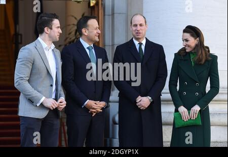 Der Herzog und die Herzogin von Cambridge treffen sich mit Leo Varadkar, Taoiseach von Irland, und seinem Partner Matt Barrett in den Regierungsgebäuden in Dublin, während ihres dreitägigen Besuchs in der Republik Irland. Bildnachweis sollte lauten: Doug Peters/EMPICS Stockfoto