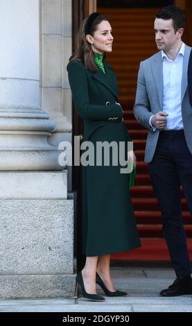 Der Herzog und die Herzogin von Cambridge treffen sich mit Leo Varadkar, Taoiseach von Irland, und seinem Partner Matt Barrett in den Regierungsgebäuden in Dublin, während ihres dreitägigen Besuchs in der Republik Irland. Bildnachweis sollte lauten: Doug Peters/EMPICS Stockfoto