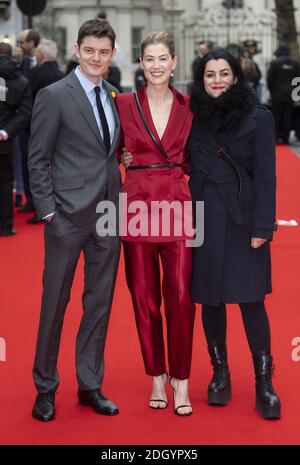 Sam Riley, Rosamund Pike und Marjane Satrapi bei der UK Premiere von RADIOACTIVE im Curzon Mayfair, London.. Bildnachweis sollte lauten: Doug Peters/EMPICS Stockfoto