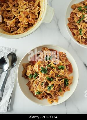 Farfelle und Hackfleisch ein Topf Pasta Gulasch Stockfoto