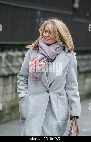 LONDON, 9. Dezember 2020. Esther McVey, konservarische Abgeordnete von Tatton, kommt zu Fragen des Premierministers im parlament an. Kredit: amer ghazzal/Alamy Live Nachrichten Stockfoto