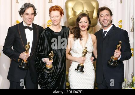 Die Gewinner der Preise für Schauspielkunst (L-R) Daniel Day Lewis, Tilda Swinton, Marion Cotillard und Javier Bardem bei den 80. Academy Awards, die im Kodak Theater am Hollywood Boulevard in Los Angeles stattfinden. Stockfoto