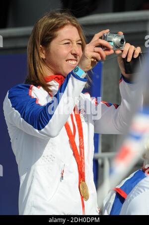 Großbritanniens olympische Goldmedaillengewinnerin Nicole Cooke während der Parade für die britischen Olympischen und Paralympischen Athleten durch die Straßen von London. Stockfoto