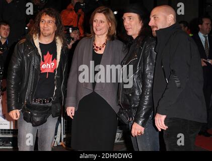 Sarah Brown mit der Band Anvil beim London Film Festival Screening of Anvil, Odeon West End Cinema, Leicester Square, London. Stockfoto