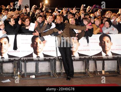 Will Smith bei der britischen Premiere von Seven Pounds, Leicester Square, London. Stockfoto