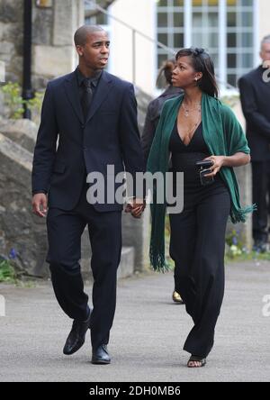 Jamelia bei Jade Goodys Beerdigung in der St. John's Baptist Church in Buckhurst Hill, Essex Stockfoto