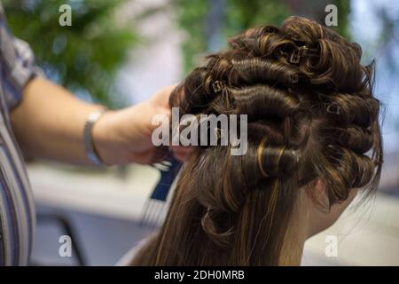 Friseur tun eine Frau Haare Stockfoto