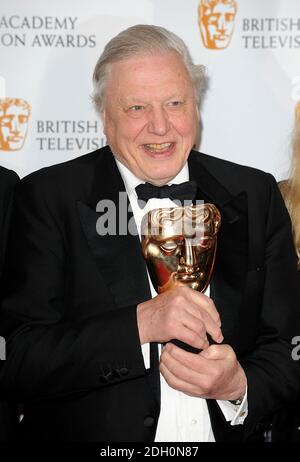 ** EMBARGO: NICHT FÜR DIE VERÖFFENTLICHUNG VOR 2130 GMT SONNTAG APR. 26 2009 ** Sir David Attenborough erhält den Specialist Factual Award für Life in Cold Blood bei den British Academy Television Awards in der Royal Festival Hall im Zentrum von London. Stockfoto