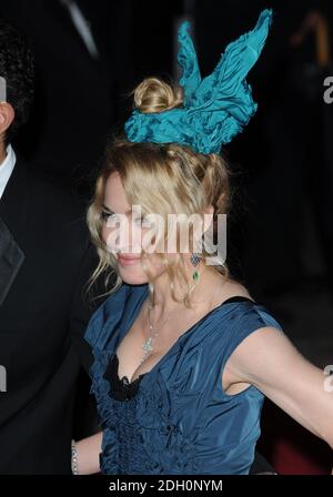 Madonna Ankunft am Modell als Muse, Embodying Fashion, Costume Institute Gala, The Metropolitan Museum, New York, USA Stockfoto