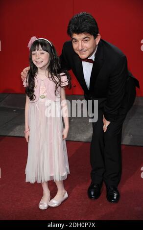 John Altman und Molly Conlin bei der Ankunft für die 2009 British Soap Awards im BBC Television Centre, Wood Lane, London. Stockfoto