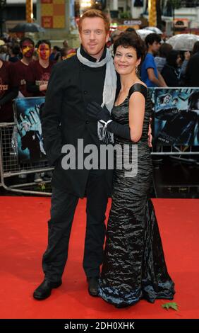 Damian Lewis und seine Frau Helen McCrory kommen zur Weltpremiere von Harry Potter und der Halbblut-Prinz am Odeon Leicester Square in London an. Stockfoto