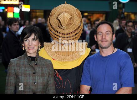 Harriet Walter und Jason Isaacs bei der Premiere von 'Morris, A Life with Bells On' im Prince Charles Cinema am Leicester Square im Zentrum von London. Stockfoto