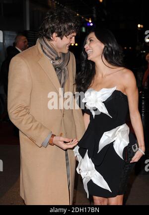 Ashton Kutcher und Demi Moore bei der Europa-Premiere des Valentinstag, Odeon Cinema, Leicester Square, London. Stockfoto