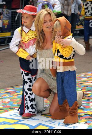 Penny Lancaster und Kinder bei der Toy Story 3D UK Premiere, Empire Cinema, Leicester Square, London. Stockfoto