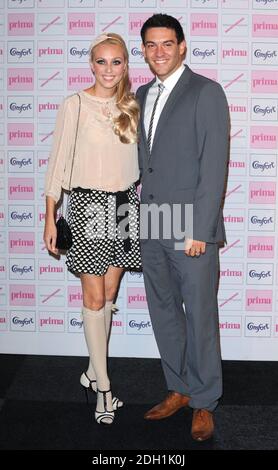 Camilla Dallerup und Kevin Sacre bei der Ankunft bei den Prima Comfort High Street Fashion Awards 2010. Stockfoto