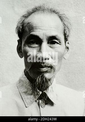 Ho Chi Minh, Hồ Chí Minh (1890 – 1969), geboren Nguyễn Sinn Cung, auch bekannt als Nguyễn Tất Thành, Nguyễn Ái Quốc, Bác Hồ oder Bác, war ein vietnamesischer Revolutionär und Politiker. Stockfoto