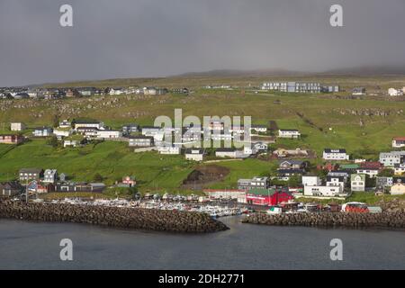 Blick über Torshavn, Hauptstadt und größte Stadt der Färöer-Inseln / Färöer-Inseln auf der Insel Streymoy Stockfoto