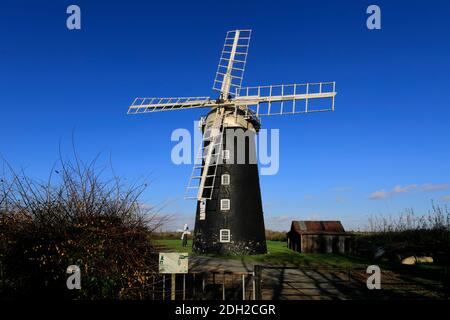 Ansicht der Pakenham Windmühle, eine denkmalgeschützte Turmmühle, Pakenham Dorf, Suffolk Grafschaft, England, Großbritannien Stockfoto