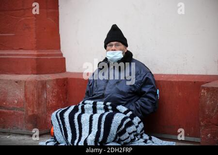 Mannheim, Deutschland, Dezember 2020: Obdachlose in Zeiten von Corona. Die Corona-Virus-Pandemie verschärft die Situation der Obdachlosen im Land ( Stockfoto