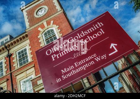 Damilola Taylor’s Schule, Oliver Goldsmith's Primary School in Peckham, London. Der Junge wurde auf dem Heimweg von der Schule am 27. November 2000 ermordet. Stockfoto