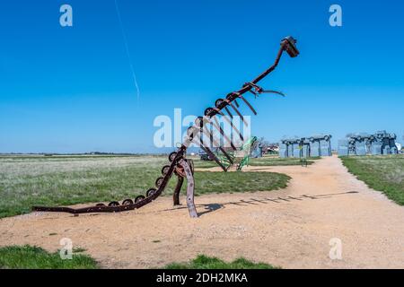 A angehäuft Oldtimer alle mit grauen Sprühfarbe in Alliance, Nebraska bedeckt Stockfoto