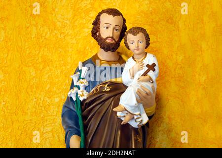 Saint Joseph und das Jesuskind der Katholischen Kirche - Sao Jose - Menino Jesus-St Joseph Stockfoto