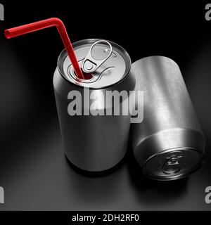 Silberne Aluminium-Bier- oder Sodadosen mit rotem Stroh isoliert Auf schwarzem Hintergrund Stockfoto