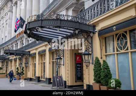 Die Fassade des Waldorf Astoria Hotels in Strand, London. Stockfoto