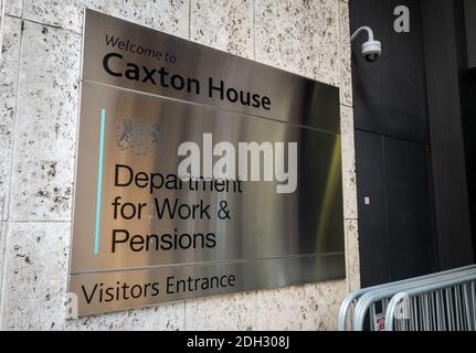 Das Department of Work and Pensions befindet sich im Caxton House. Es ist das größte britische Regierungsministerium, das für Beschäftigung und Renten zuständig ist. Stockfoto