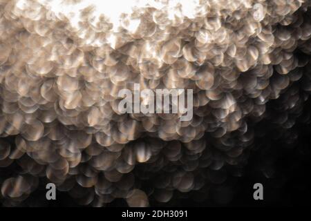 Abstraktes Bokeh von Lichtreflexionen. Stockfoto