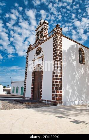 Bild der Kirche im Dorf Mala auf der Insel Lanzarote, Kanarische Inseln, Spanien Stockfoto