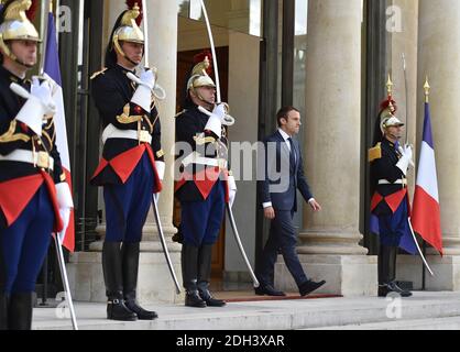 Der französische Präsident Emmanuel Macron erwartet sein mexikanisches Amtskollege für sein Treffen und Abendessen am 6. Juli 2017 im Elysee-Palast in Paris, Frankreich. Foto von Christian Liewig/ABACAPRESS.COM Stockfoto