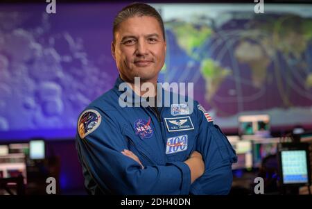 Houston, Usa. Dezember 2020. NASA-Astronaut Kjell Lindgren im Blue Flight Control Room des NASA Johnson Space Center 16. September 2020 in Houston, Texas. Lindgren wurde am 9. Dezember 2020 als einer der 18 Astronauten ausgewählt, um für die kommenden Artemis-Missionen zum Mond zu trainieren. Quelle: Bill Ingalls/NASA/Alamy Live News Stockfoto