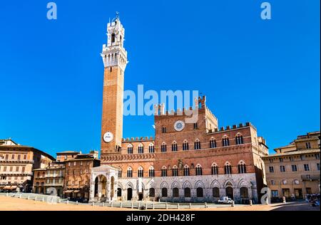 Palazzo Pubblico und Torre del Mangia in Siena, Italien Stockfoto