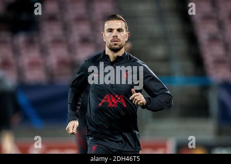 Herning, Dänemark. Dezember 2020. Jordan Henderson vom FC Liverpool beim Aufwärmen vor dem UEFA Champions League Spiel zwischen FC Midtjylland und FC Liverpool in der MCH Arena in Herning. (Foto Kredit: Gonzales Foto/Alamy Live News Stockfoto