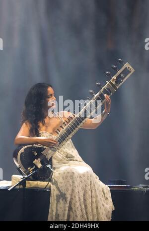 Der britisch-indische Sitar-Spieler und Komponist Anoushka Shankar tritt am 22. Juli 2017 beim Jazz A Juan Festival in Juan-les-Pins, Südfrankreich, auf. Foto von Patrick Clemente/ABACAPRESS.COM Stockfoto