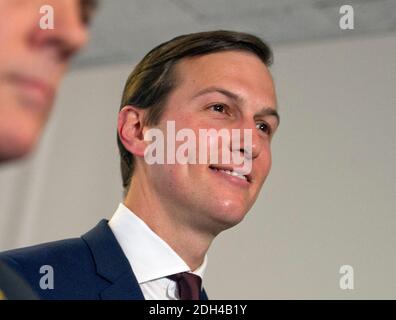 Trump Senior Advisor Jared Kushner verlässt das Amt, nachdem er vor dem US Senate Select Committee on Intelligence über seine Rolle bei der Begegnung mit den Russen im Zusammenhang mit den US-Präsidentschaftswahlen 2016 auf dem Capitol Hill in Washington, DC, USA, am Montag, dem 24. Juli 2017, berichtet hat. Foto von Ron Sachs / CNP/ABACAPRESS.COM Stockfoto
