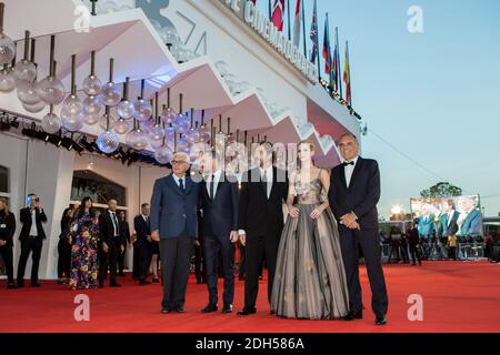 Paolo Baratta (Präsident der Biennale), Darren Aronofsky, Javier Bardem, Jennifer Lawrence, Alberto Barbera (Vorsitzender der Mostra) bei der Premiere von "Mother" im Rahmen des 74. Internationalen Filmfestivals von Venedig (Mostra) am 5. September 2017 in Venedig, Italien. Foto von Marco Piovanotto/ABACAPRESS.COM Stockfoto