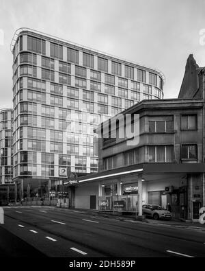 BRÜSSEL, BELGIEN - 02. Dezember 2020: Tankstelle im Stadtzentrum von Brüssel Stockfoto