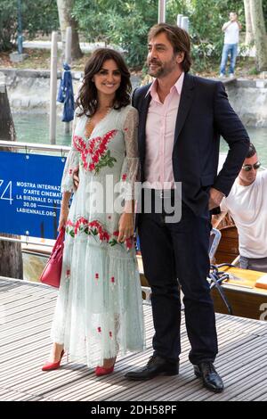 Javier Bardem, Penelope Cruz Nehmen Sie ein Boot, um zum Fotocall des Films "Loving Pablo" auf dem 74. Internationalen Filmfestival von Venedig (Mostra), Venedig, am 6. september 2017 zu gehen. Foto von Marco Piovanotto/ABACAPRESS.COM Stockfoto