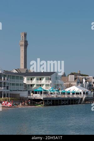 Das ikonische Boatslip Resort and Beach Club in Provincetown, Massachusetts an der Cape Cod Bay. Stockfoto